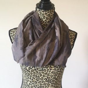 Camouflage infinite scarf